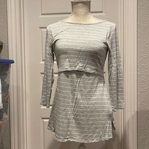 LOVE by Gap nursing tunic